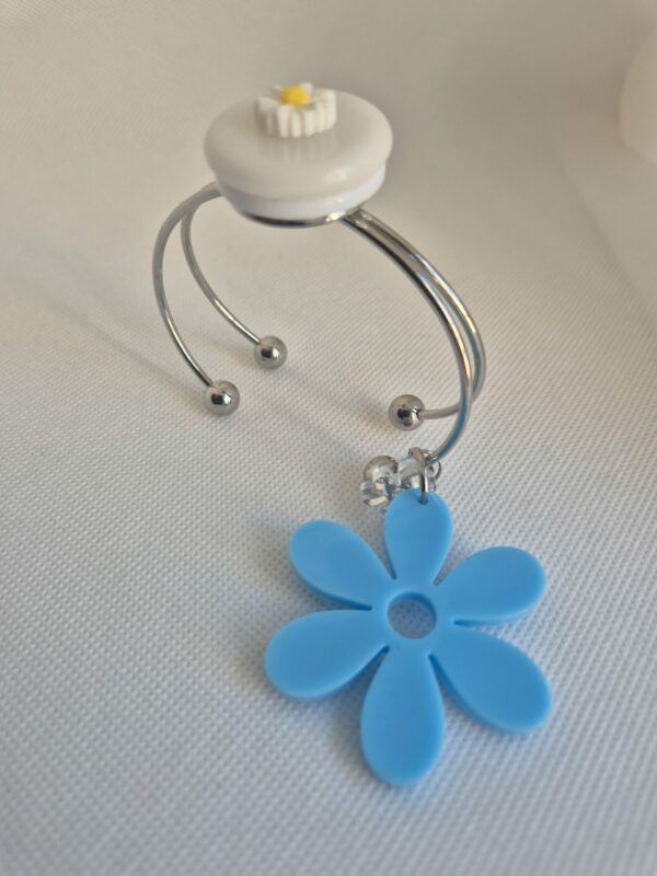 Bracelet Marguerite Breloques médaillon central blanc