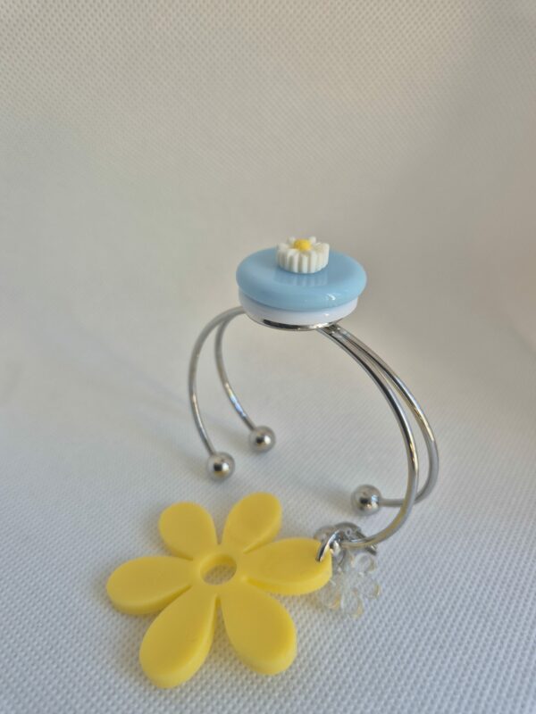 Bracelet Marguerite Breloques Médaillon Central bleu