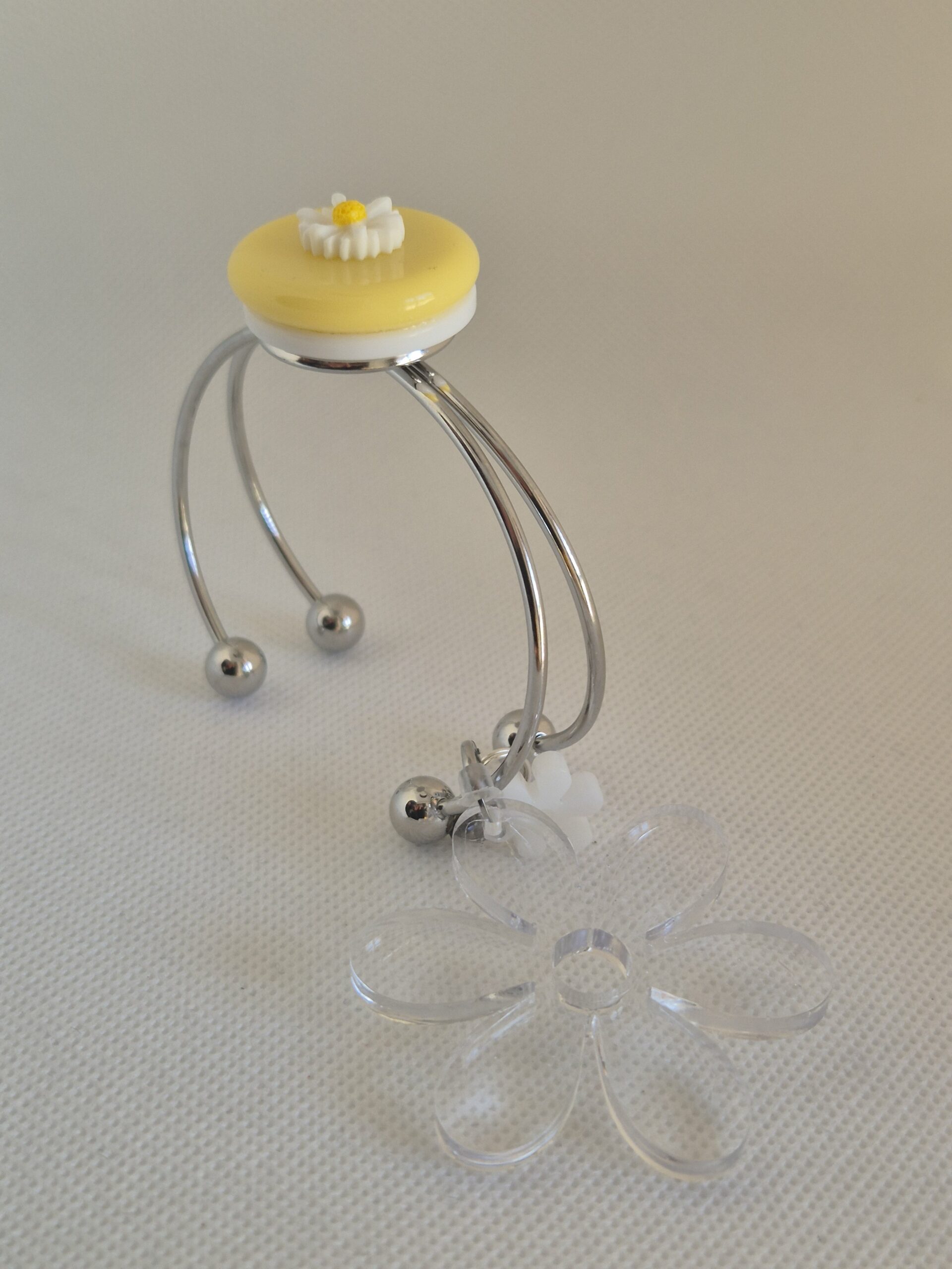 Bracelet Marguerite Breloques Médaillon Central Jaune – Image 7